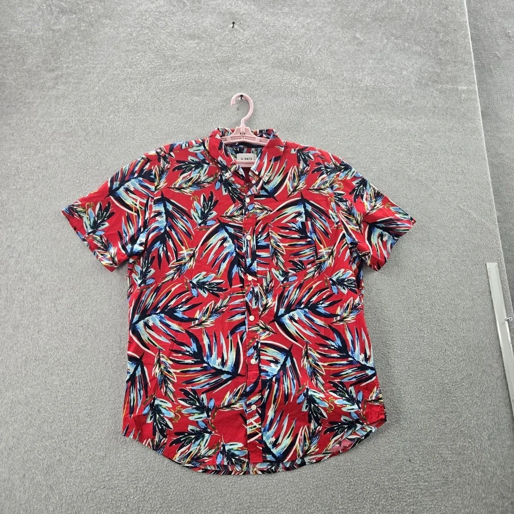 GAP Men Button Up Shirt L Red Floral Hawaiian Shirt Short Sleeve‎